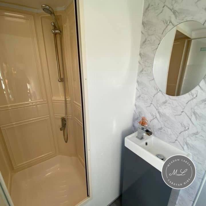 Meadow Lakes 22 - Golden Palm, Pet Friendly, Wifi, Bed Linen - Meadow Lakes Caravan & Lodge Hire Skegness Exterior foto